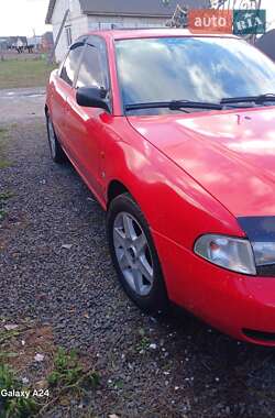 Седан Audi A4 1996 в Владимирце