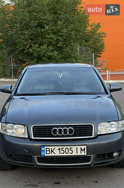Седан Audi A4 2001 в 