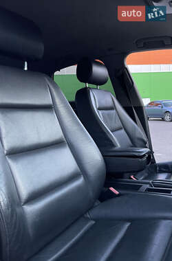 Седан Audi A4 2001 в 