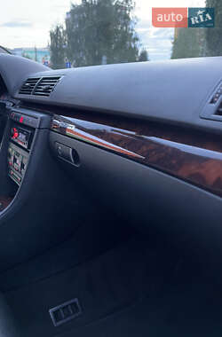 Седан Audi A4 2001 в 