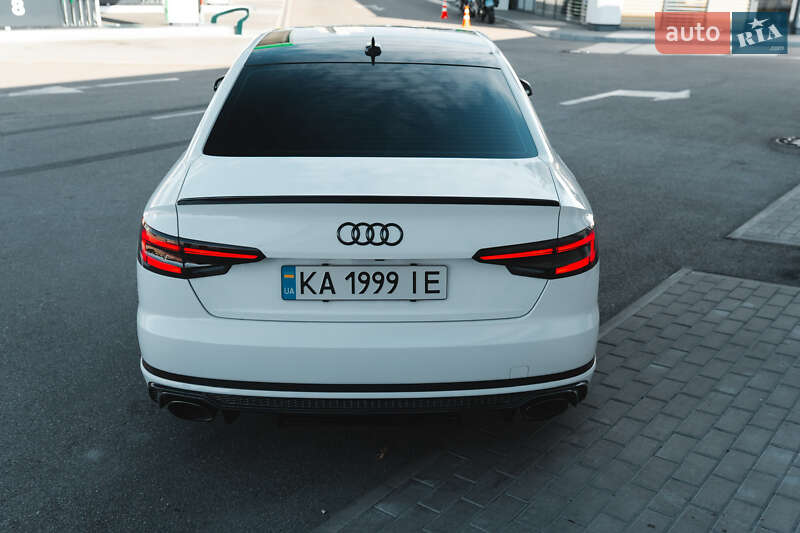 Седан Audi A4 2018 в Києві
