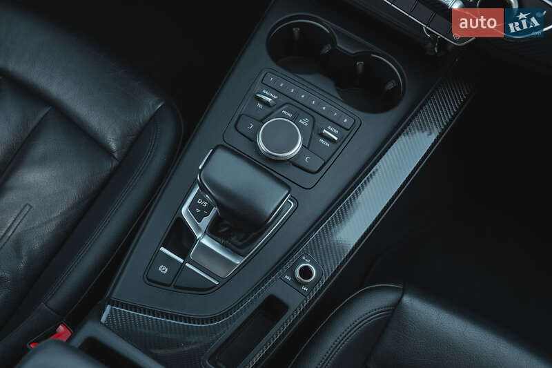Седан Audi A4 2018 в Києві