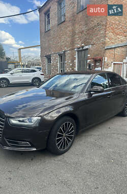 Седан Audi A4 2013 в Киеве