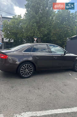 Седан Audi A4 2013 в 