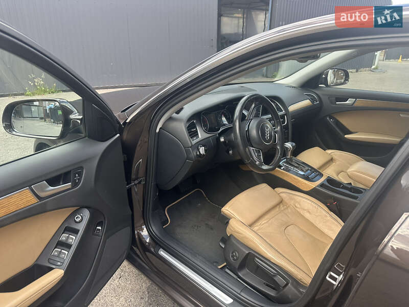 Седан Audi A4 2013 в Киеве