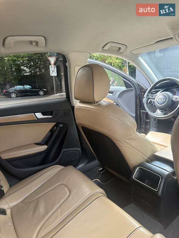 Седан Audi A4 2013 в Киеве