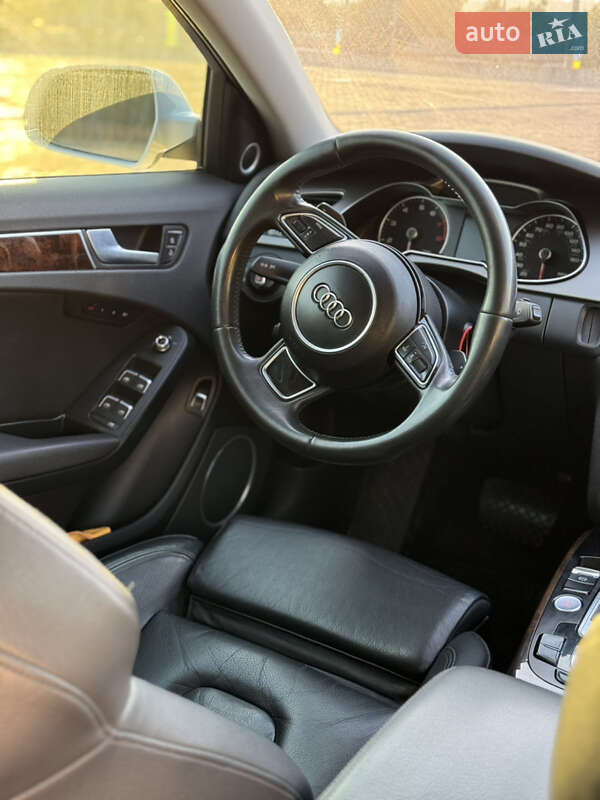Седан Audi A4 2012 в Харкові