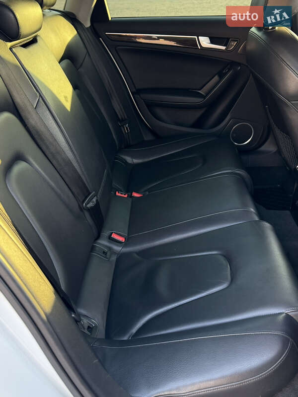 Седан Audi A4 2012 в Харкові