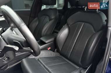 Седан Audi A4 2019 в 