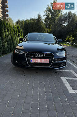 Седан Audi A4 2014 в Львові