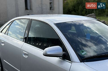 Седан Audi A4 2004 в 