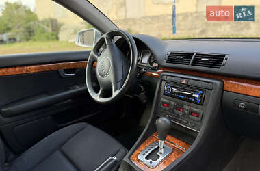 Седан Audi A4 2004 в 