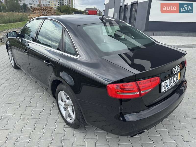 Седан Audi A4 2013 в Калуше