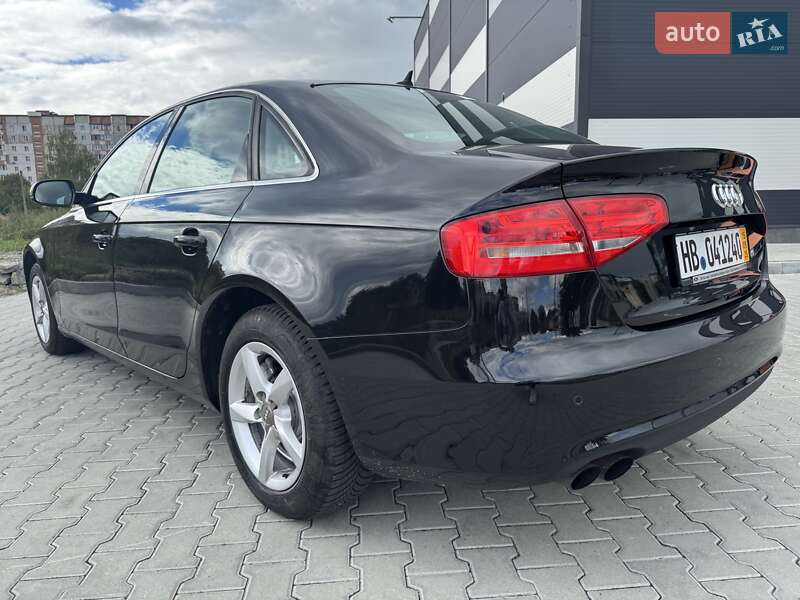 Седан Audi A4 2013 в Калуше