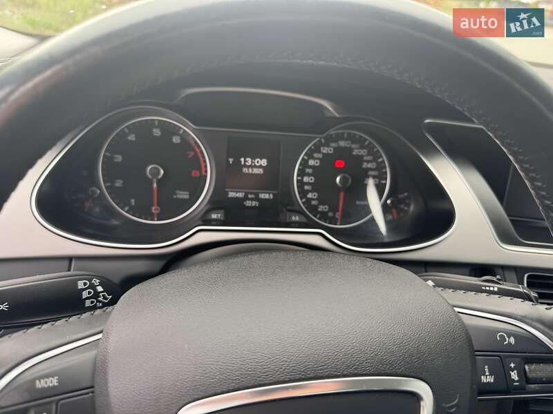 Седан Audi A4 2013 в Калуше