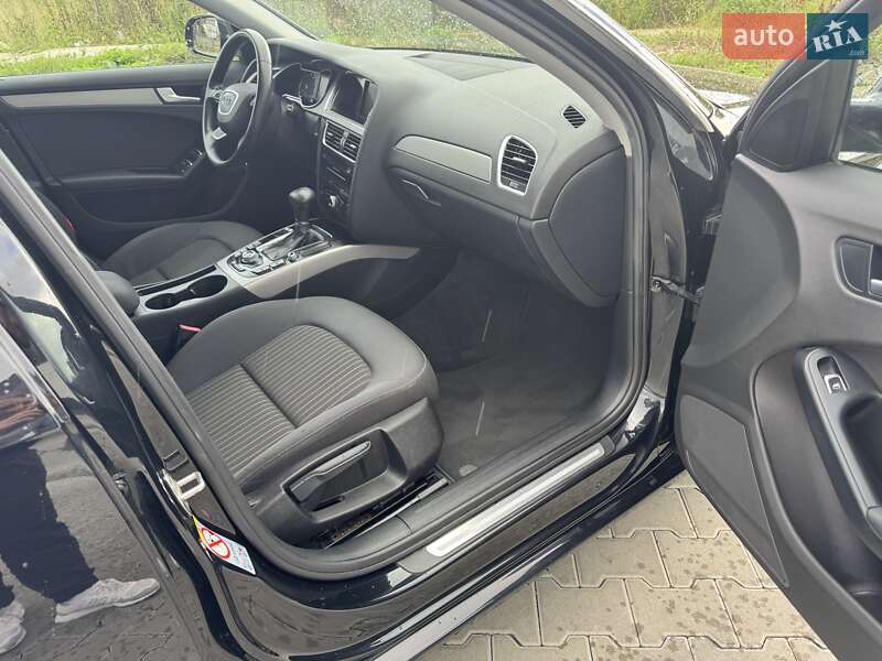 Седан Audi A4 2013 в Калуше