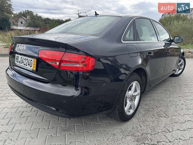 Седан Audi A4 2013 в Калуше