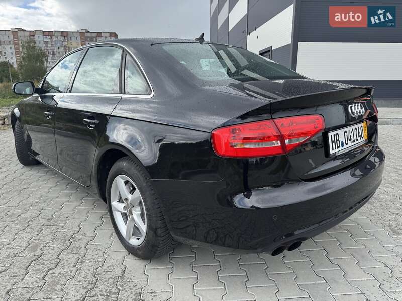 Седан Audi A4 2013 в Калуше