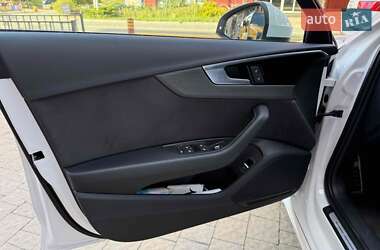 Седан Audi A4 2023 в Львові