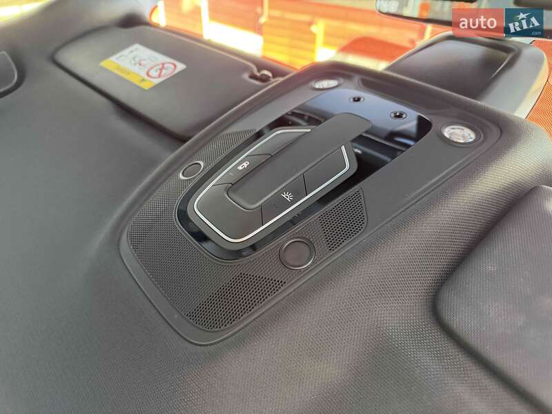 Седан Audi A4 2023 в Львове