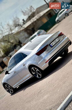 Седан Audi A4 2017 в Овручі