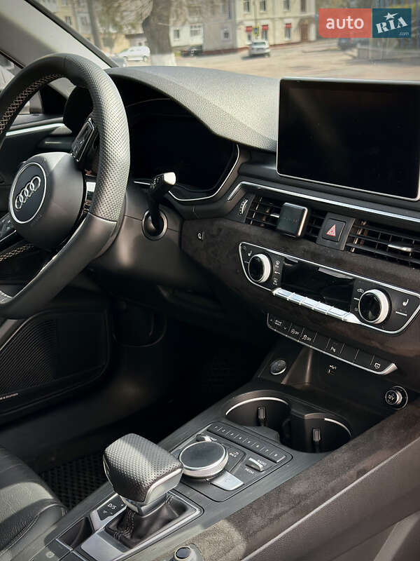 Седан Audi A4 2017 в Овруче