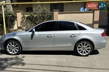 Седан Audi A4 2014 в 