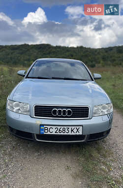 Седан Audi A4 2002 в Золочеві