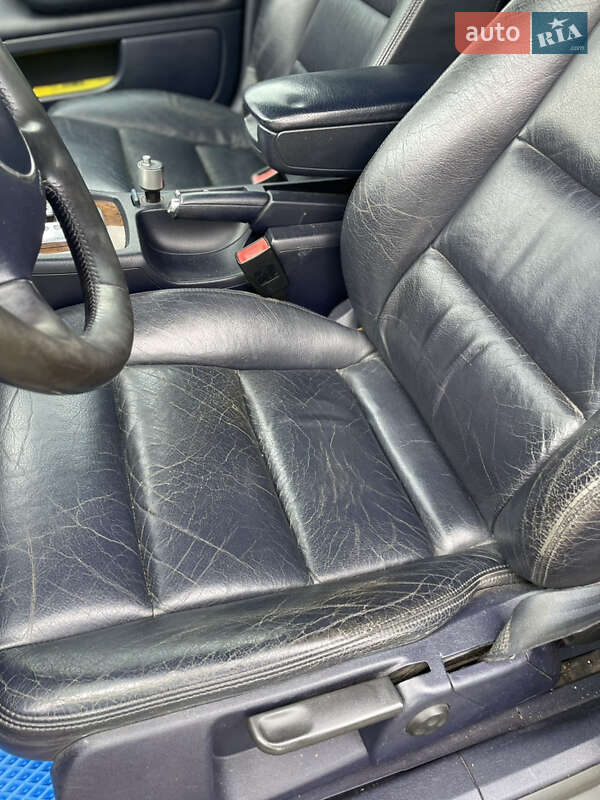 Седан Audi A4 2002 в Золочеве