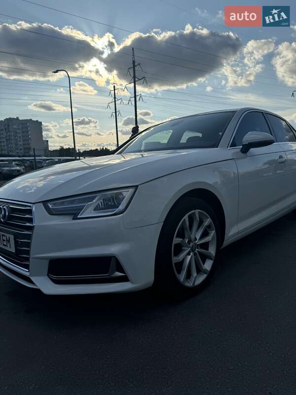 Седан Audi A4 2018 в Полтаве