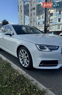 Седан Audi A4 2018 в 