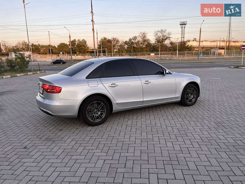 Седан Audi A4 2012 в Запорожье