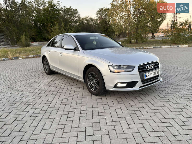 Седан Audi A4 2012 в Запорожье