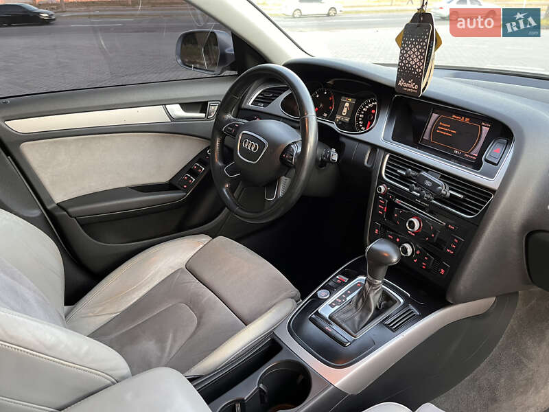 Седан Audi A4 2012 в Запорожье