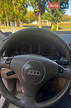 Седан Audi A4 2002 в 
