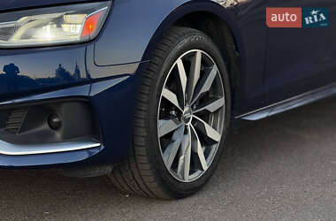 Седан Audi A4 2020 в 