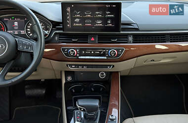 Седан Audi A4 2020 в 
