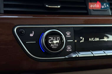 Седан Audi A4 2020 в 