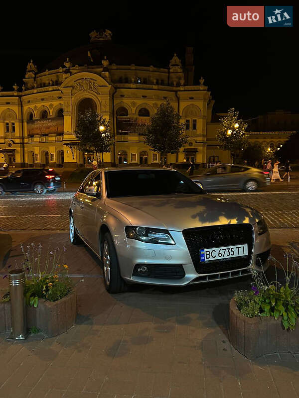 Седан Audi A4 2009 в 