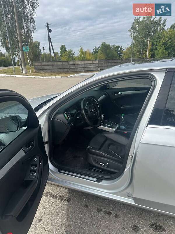 Седан Audi A4 2013 в Богуславе