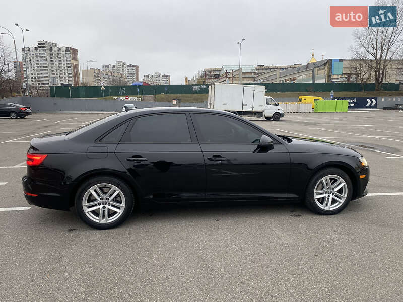 Седан Audi A4 2016 в Киеве