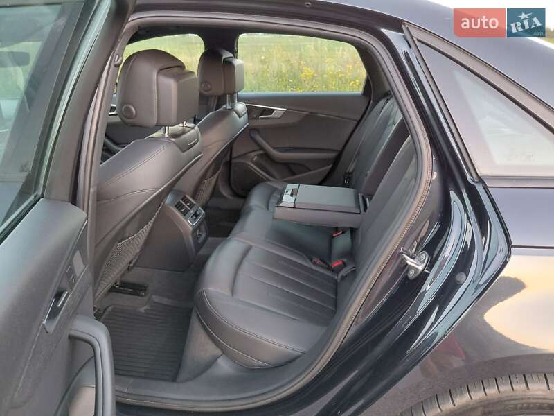 Седан Audi A4 2017 в Звягеле