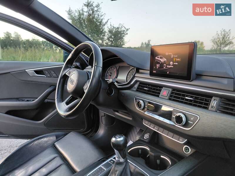 Седан Audi A4 2017 в Звягеле
