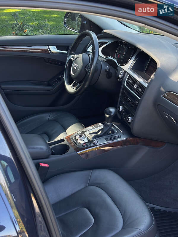 Седан Audi A4 2015 в Дніпрі