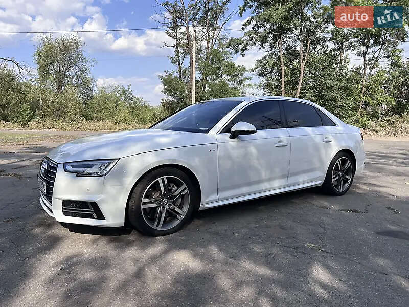Седан Audi A4 2015 в Кривому Розі
