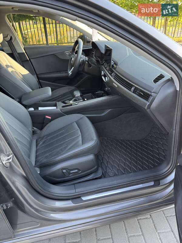 Седан Audi A4 2022 в Бердичеве