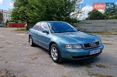 Седан Audi A4 1998 в 