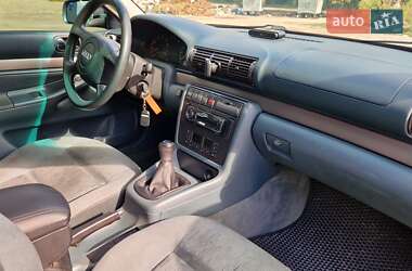 Седан Audi A4 1998 в 