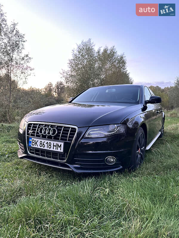 Седан Audi A4 2009 в Вараші