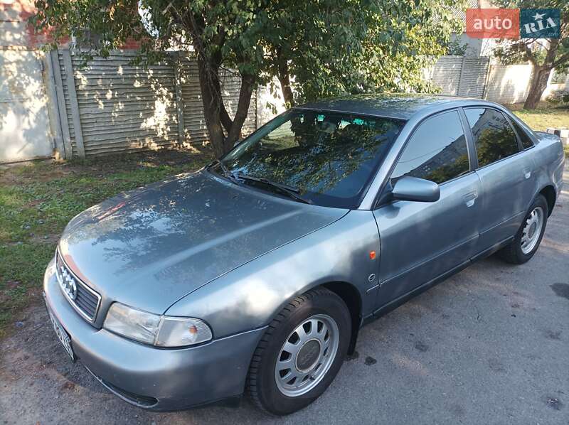 Седан Audi A4 1996 в 